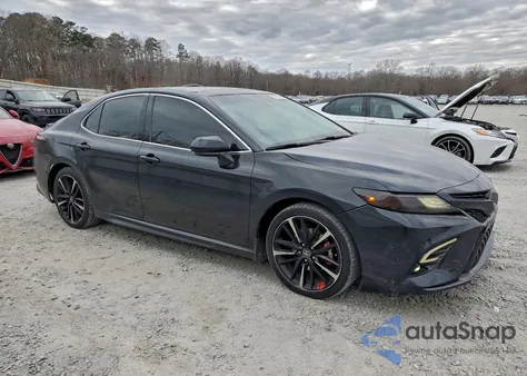 2018 Toyota Camry Xse z USA, uszkodzony, nr VIN 4T1B61HKXJU529979
